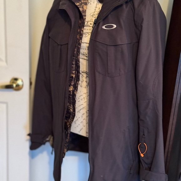 Oakley Black Performance Jacket - Picture 1 of 5